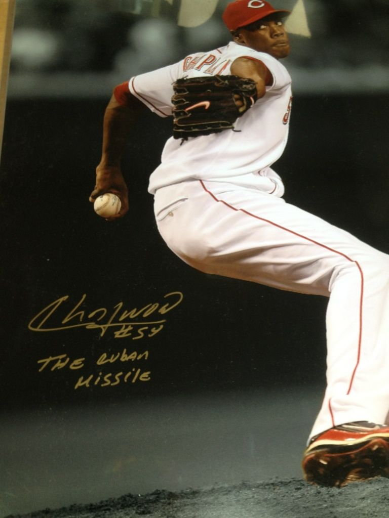 [Sportsgraphing.com] Aroldis Chapman Autograph Session, Thu 06/21/2012