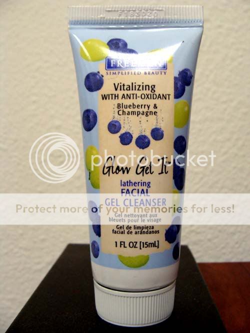 Lot 72 Freeman Facial Gel Cleanser Blueberry Champagne